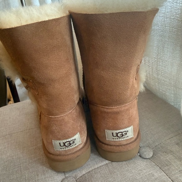 UGG Chestnut Bailey Boots 7 - Picture 9 of 11